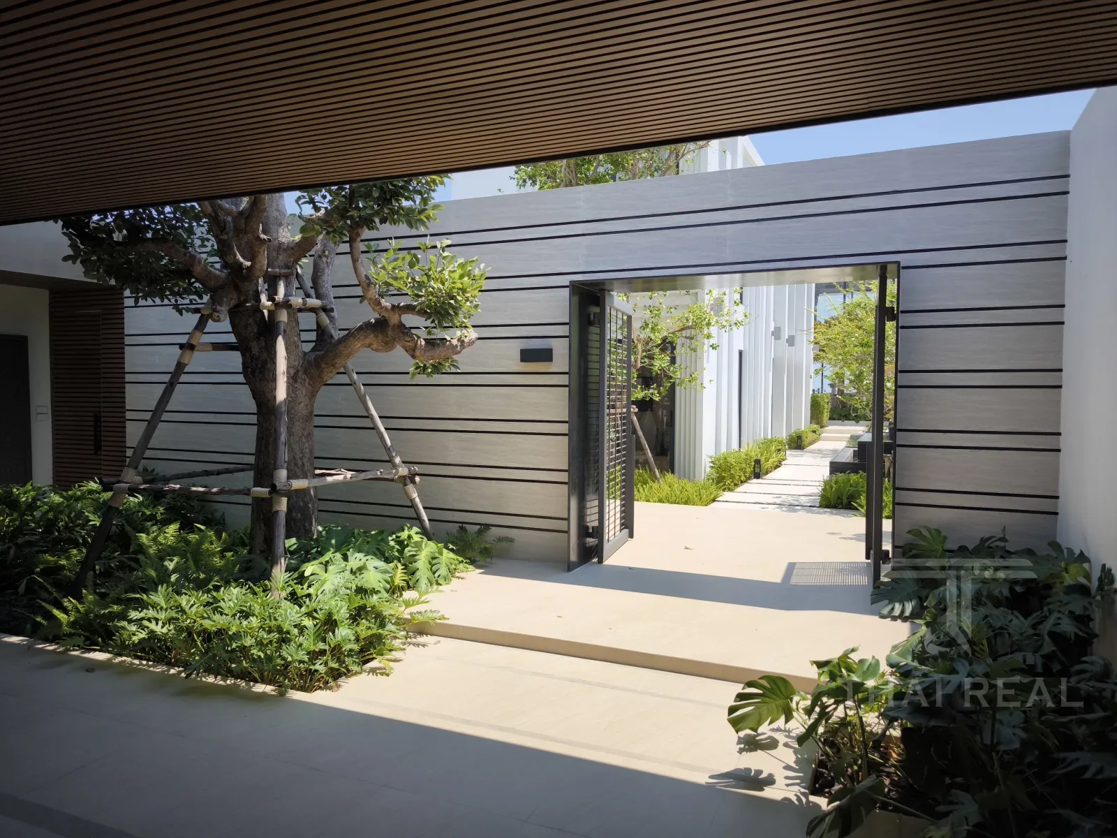 Villa with Private Beach – photo 3