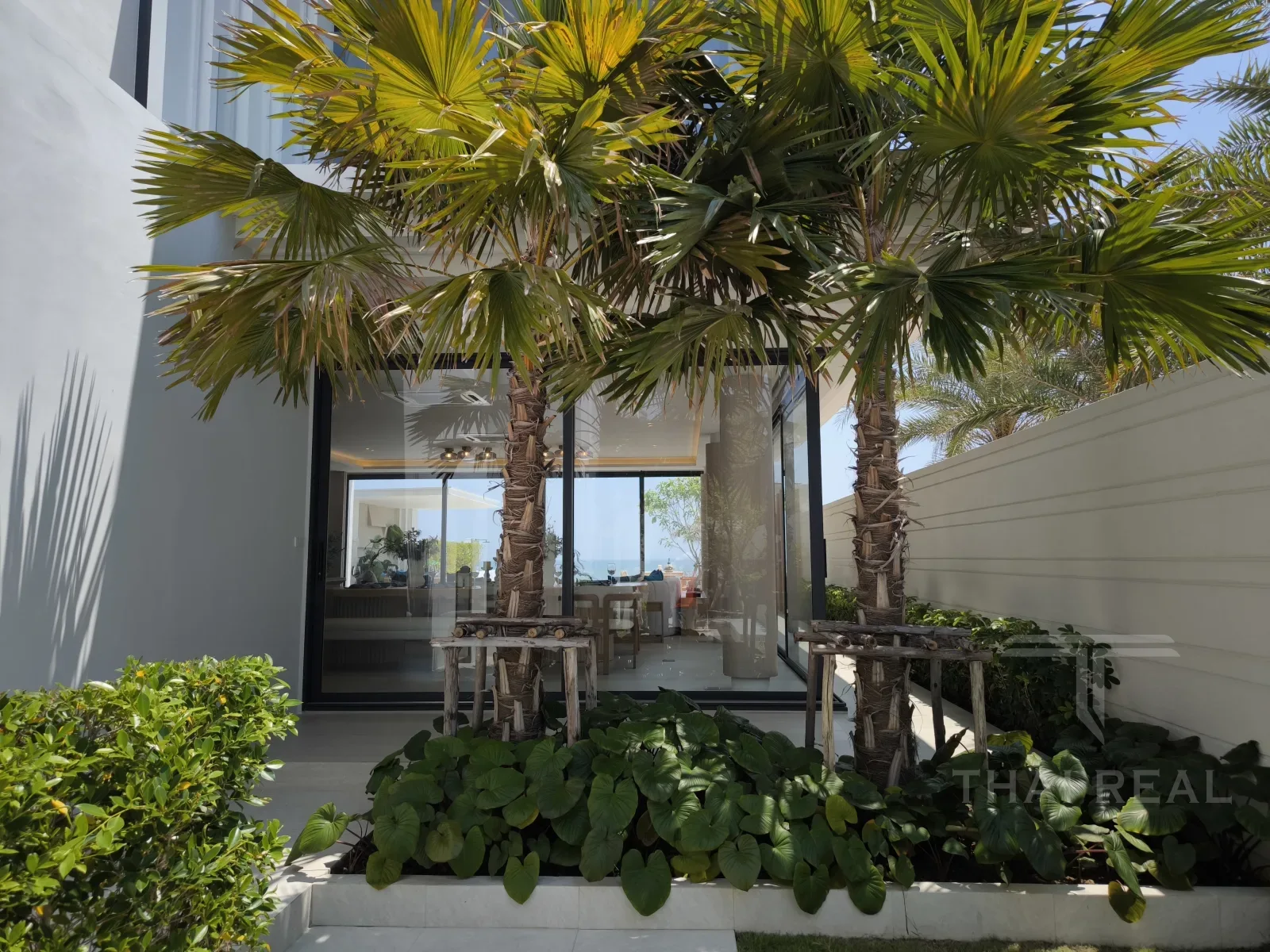 Villa with Private Beach – photo 7