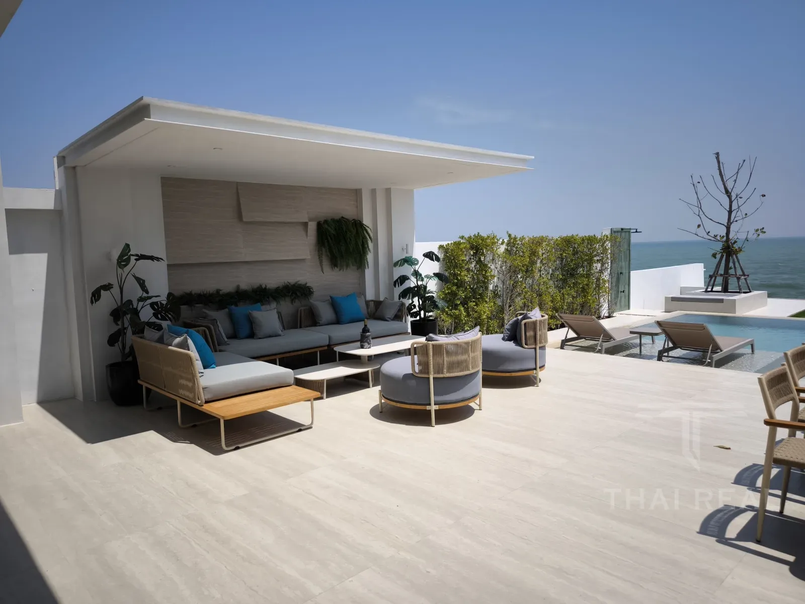 Villa with Private Beach – photo 8
