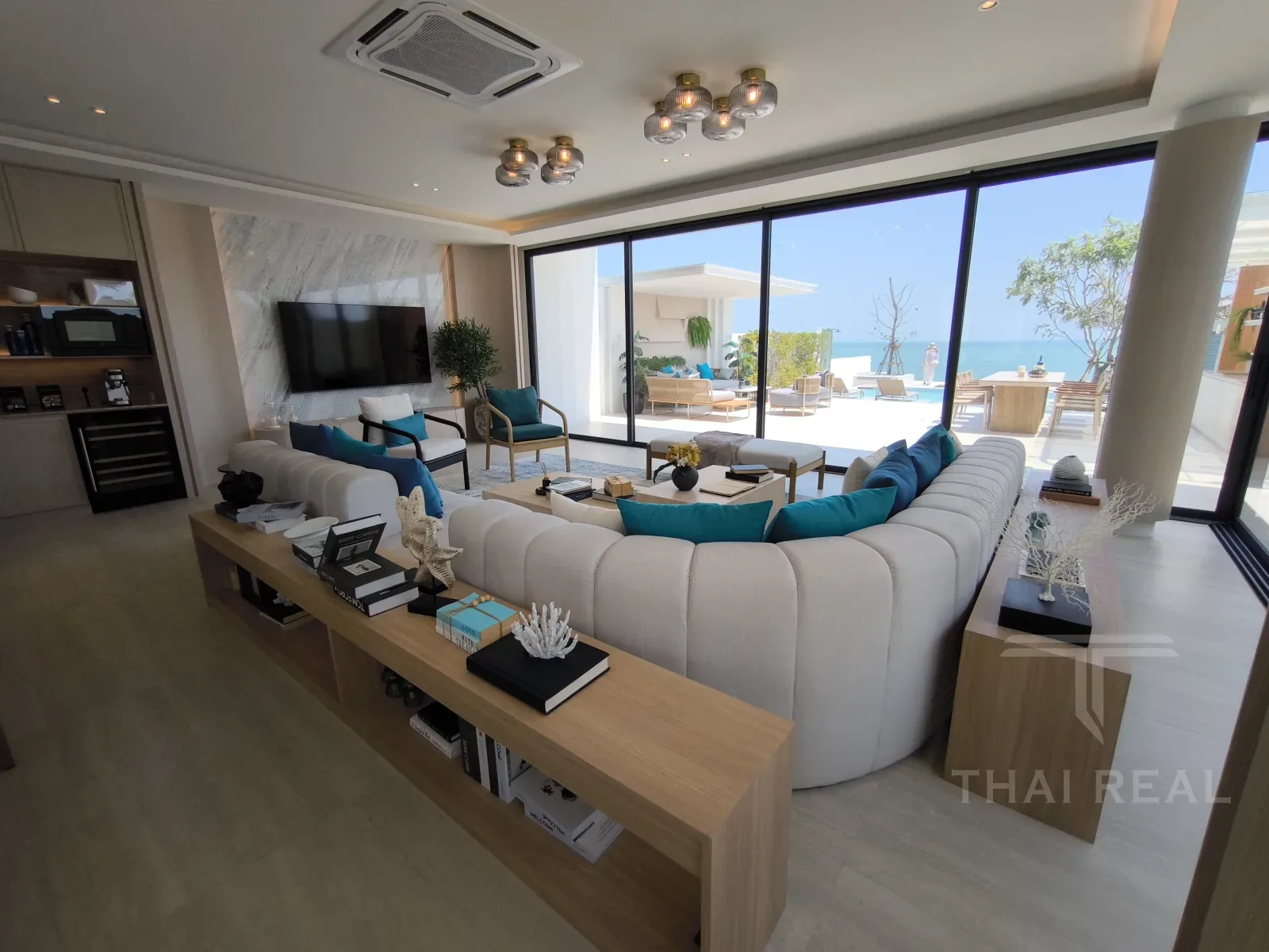 Villa with Private Beach – photo 24