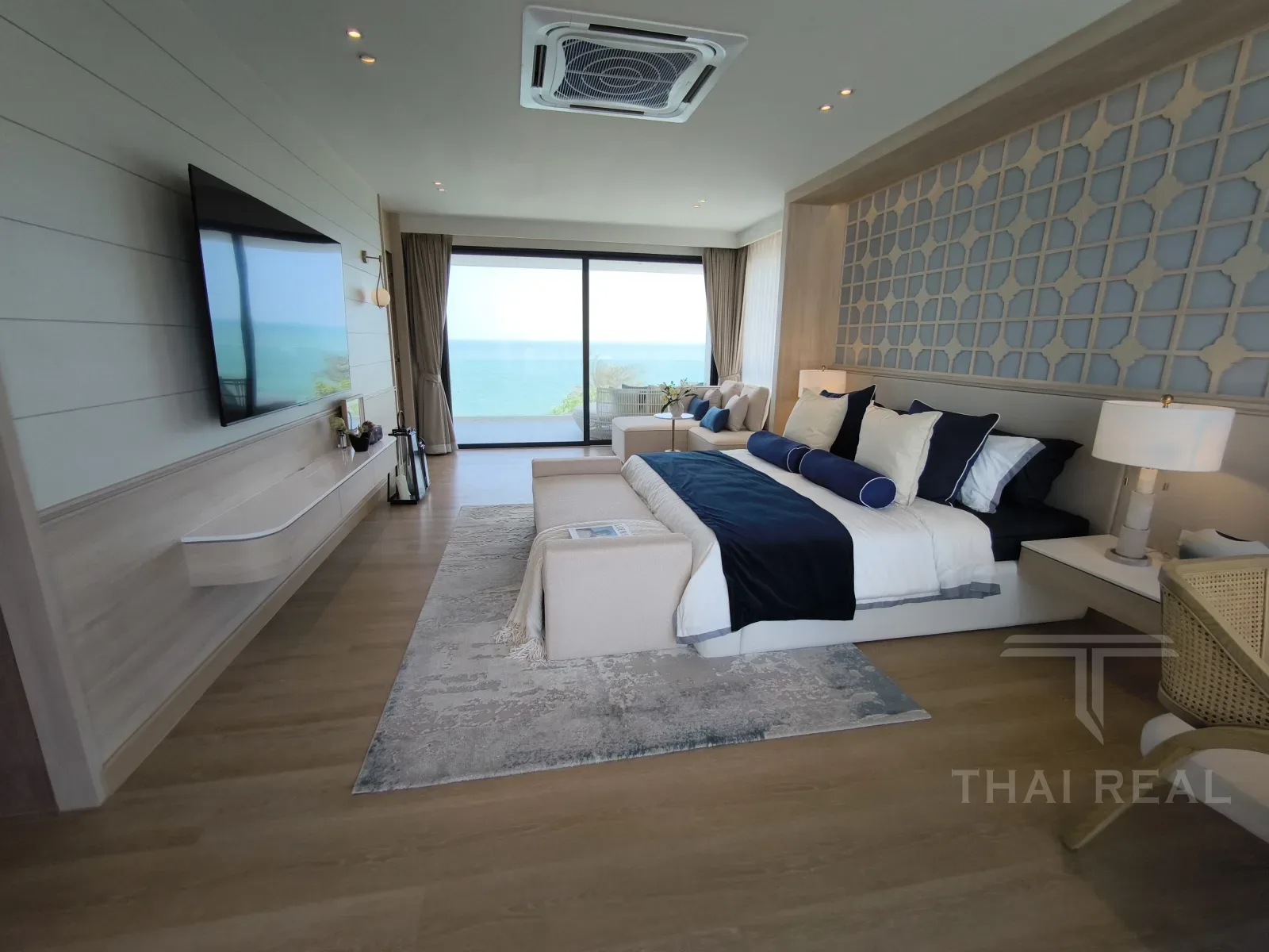 Villa with Private Beach – photo 26