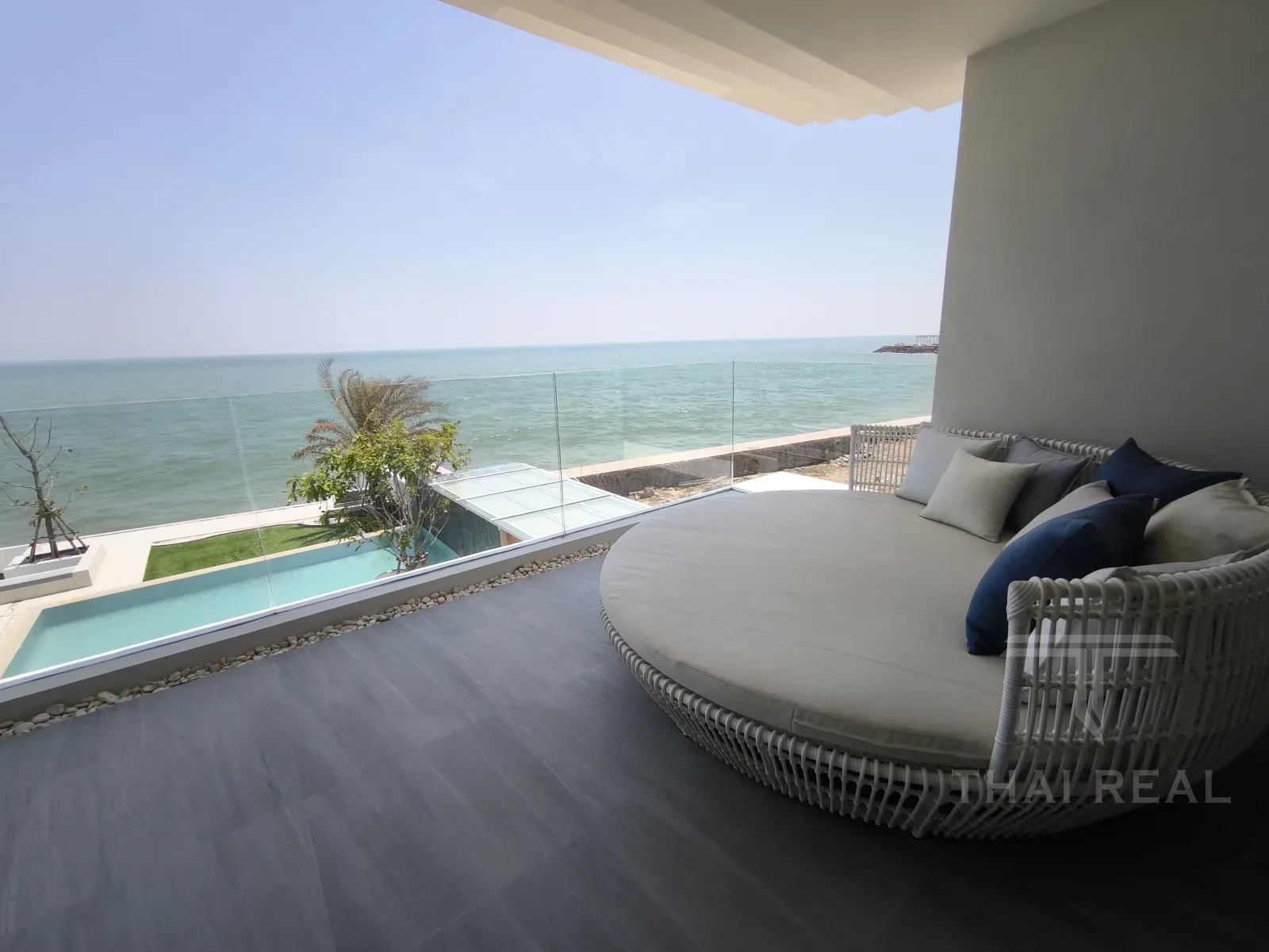 Villa with Private Beach – photo 27