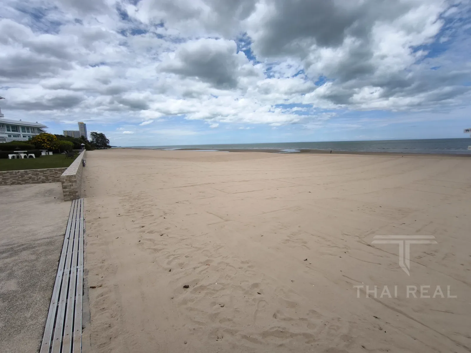 Seaside City Apartment – photo 14