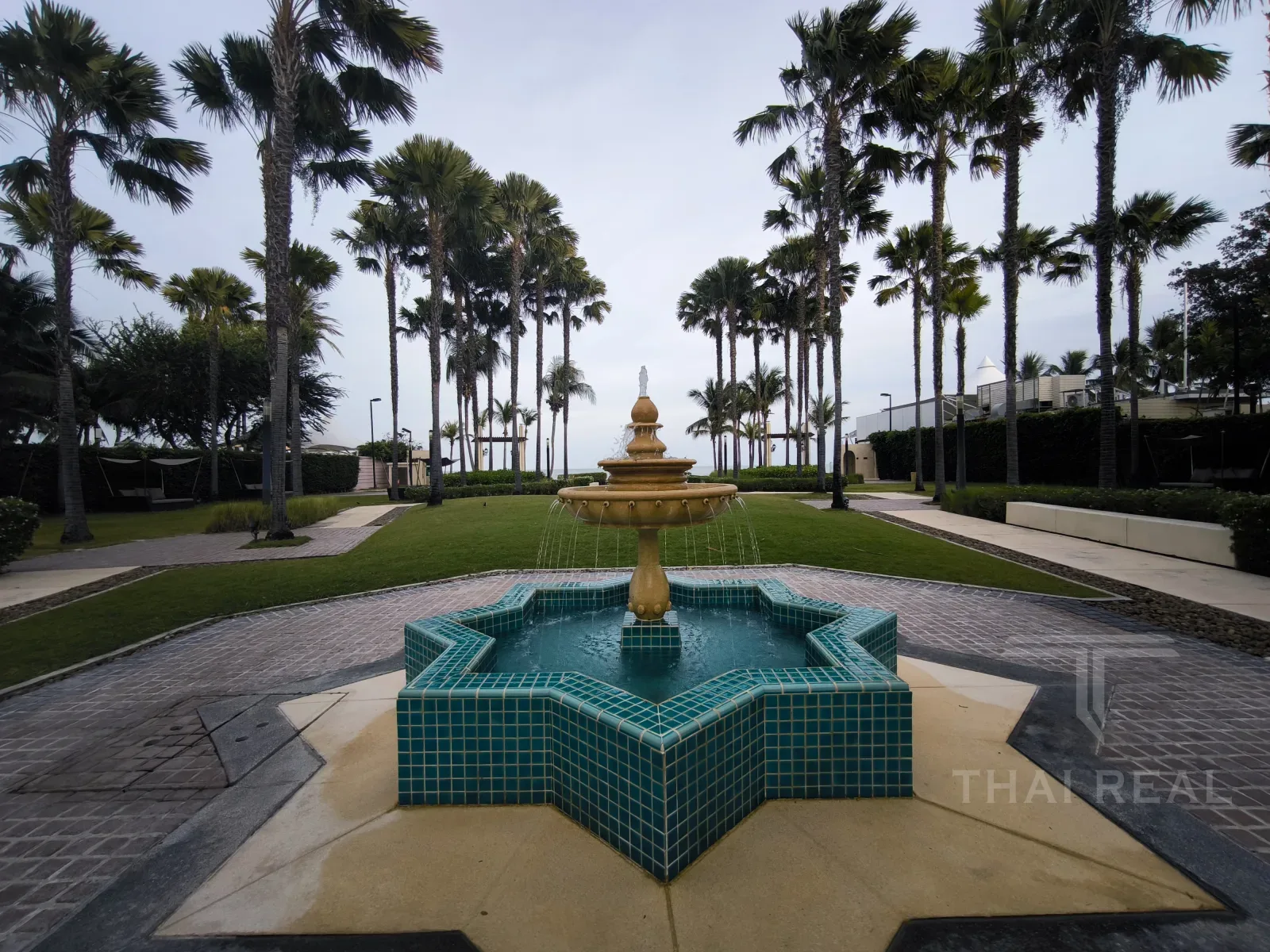 Q Seaside Beachfront Condo – photo 10