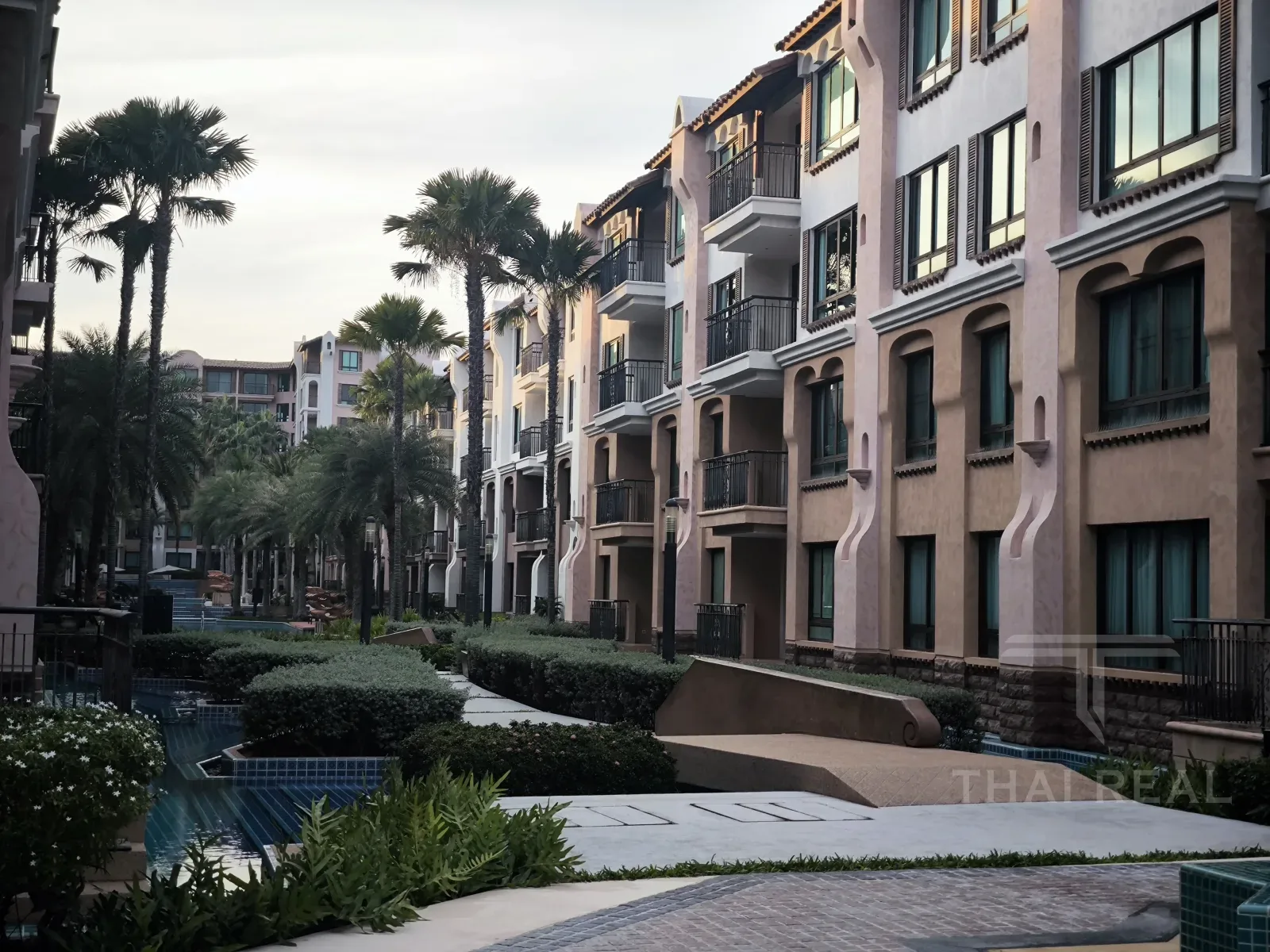 Q Seaside Beachfront Condo – photo 15