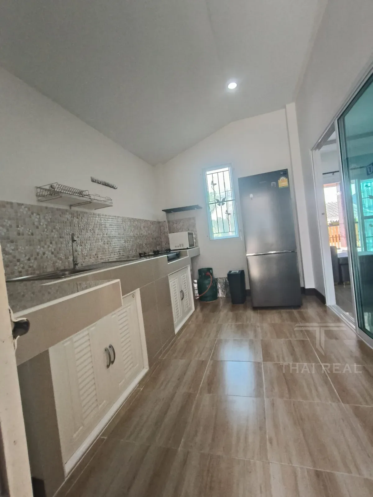 Family House, Sam Phraya – photo 14