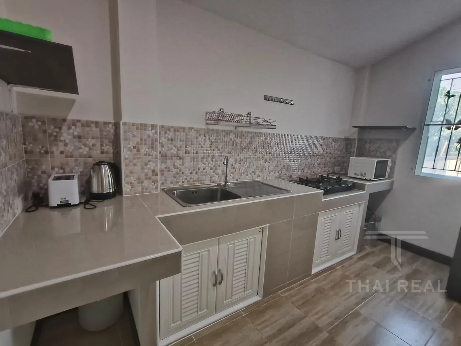 Family House, Sam Phraya – photo 16
