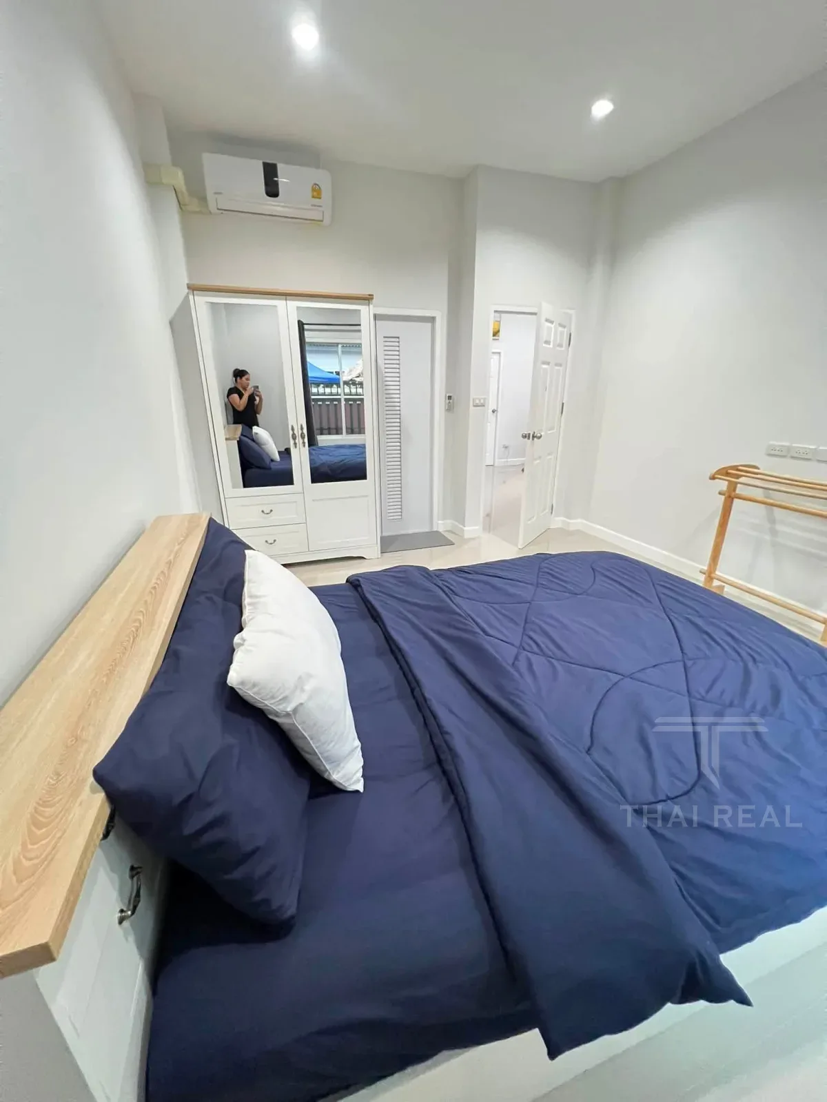 New Corner House, Mountain View (The Best Home) – photo 8