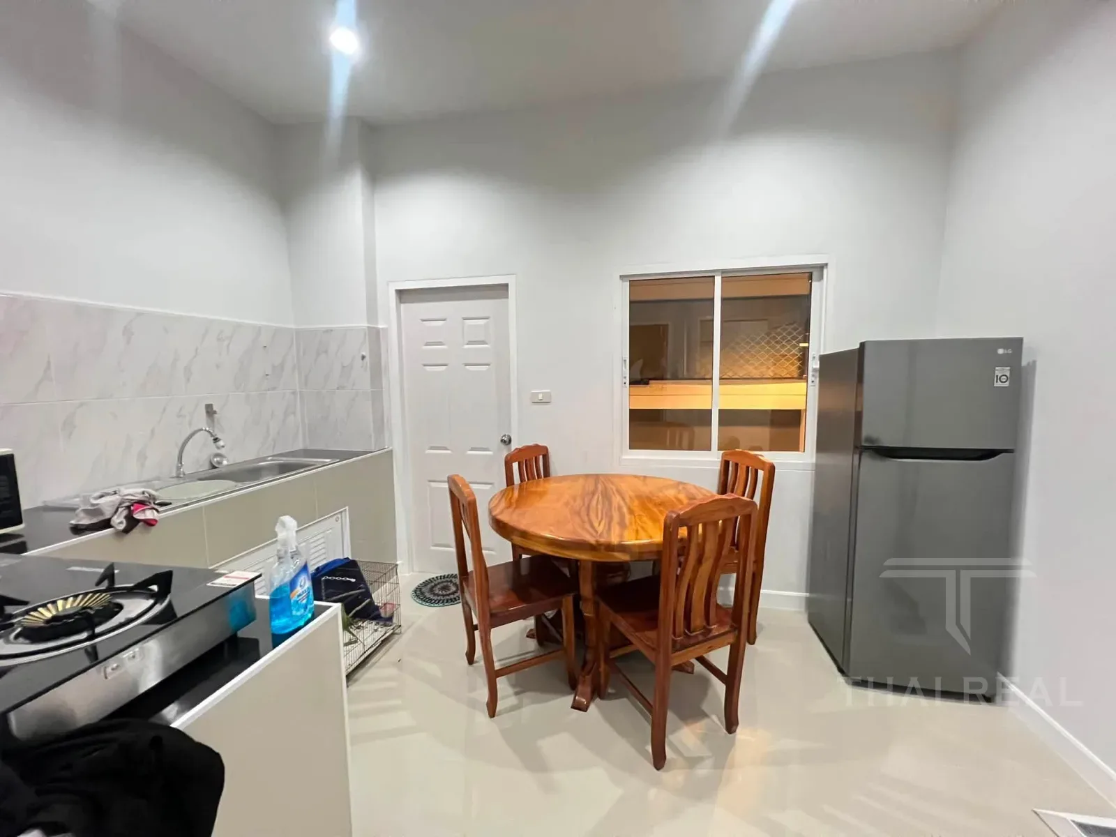 New Corner House, Mountain View (The Best Home) – photo 13