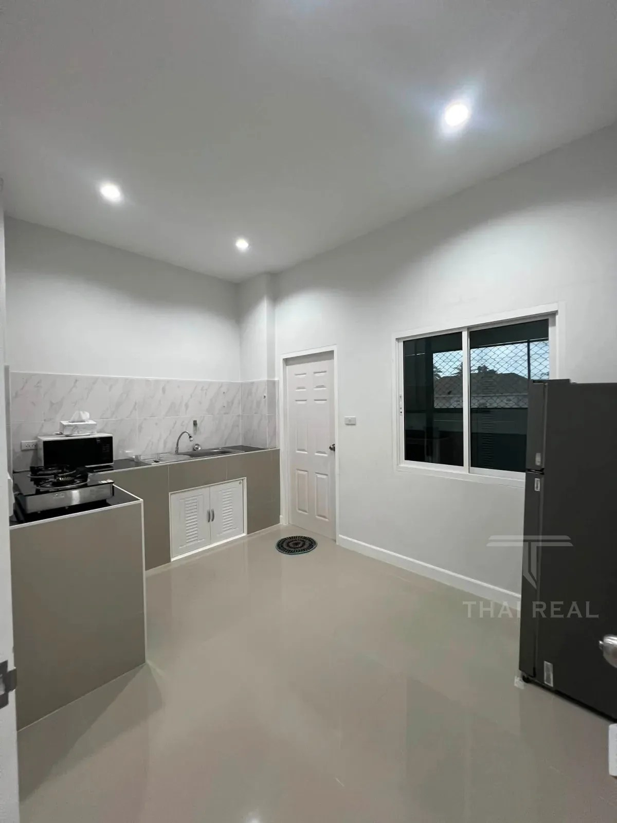 New Corner House, Mountain View (The Best Home) – photo 14
