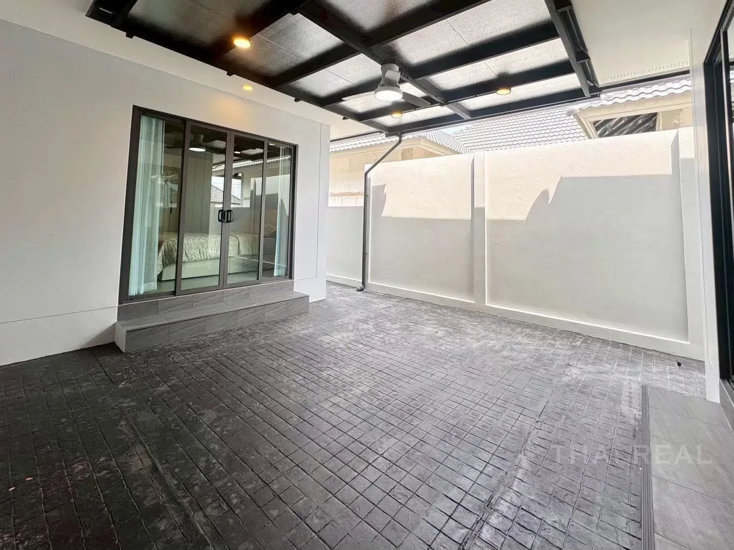 FullRich 3-Bed House with Facilities – photo 12