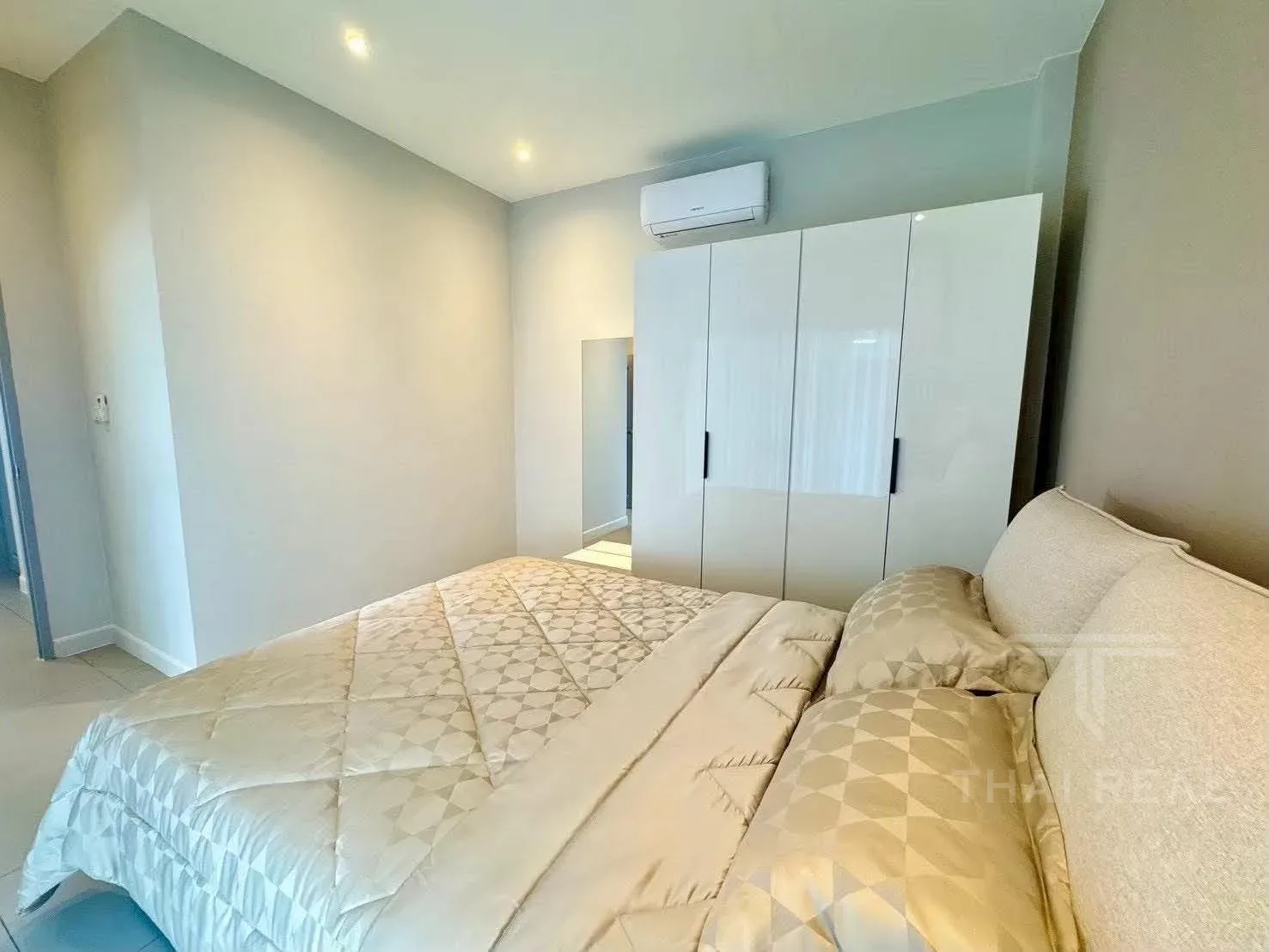 FullRich 3-Bed House with Facilities – photo 6