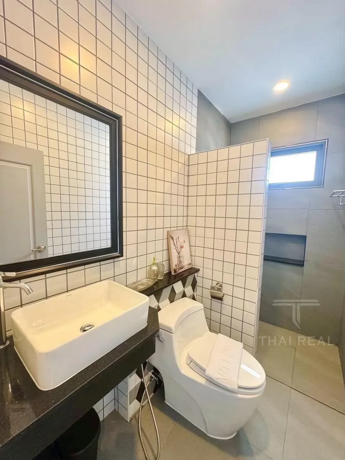 FullRich 3-Bed House with Facilities – photo 10