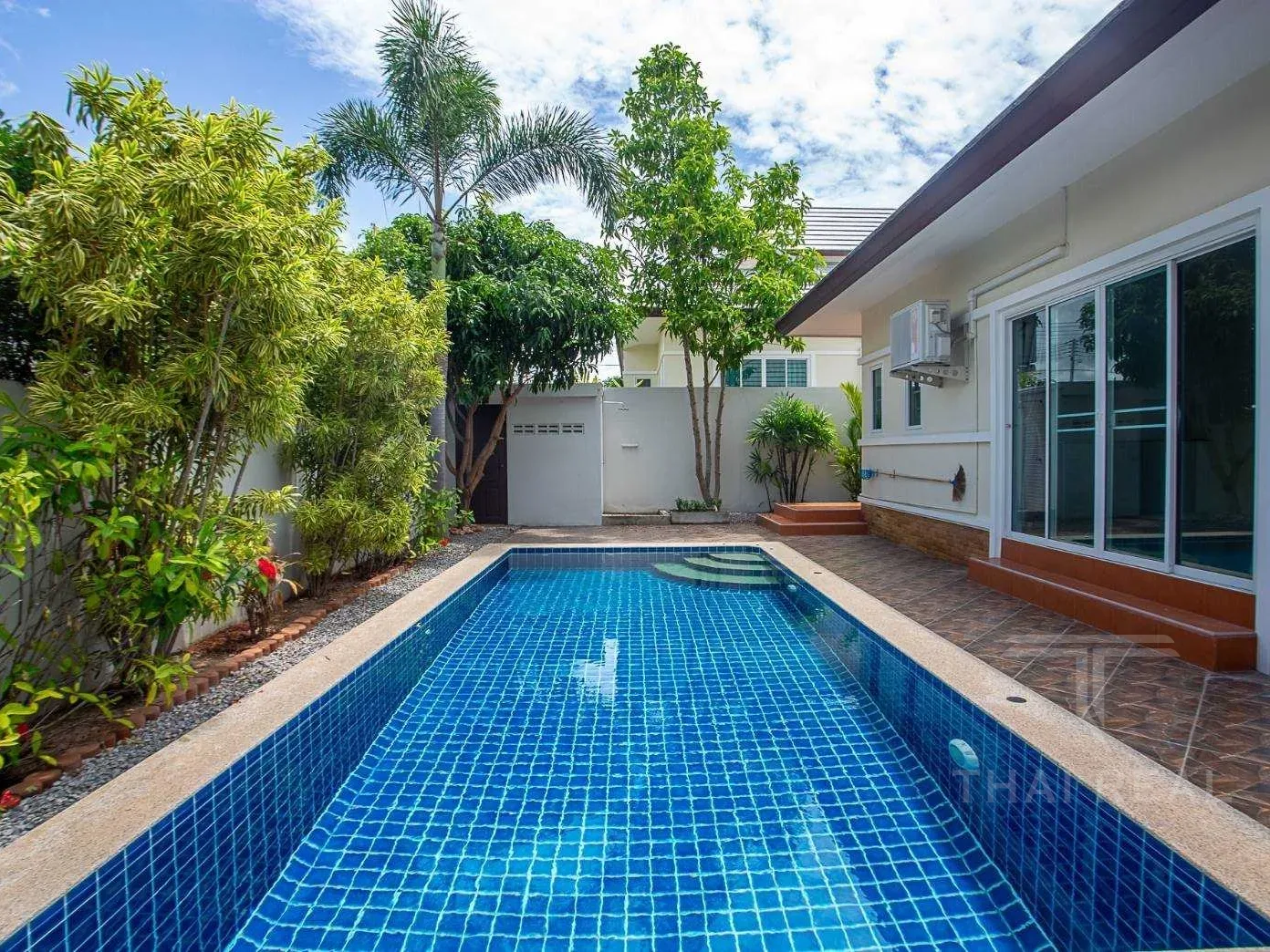 Villa with Emerald Scenery – photo 12