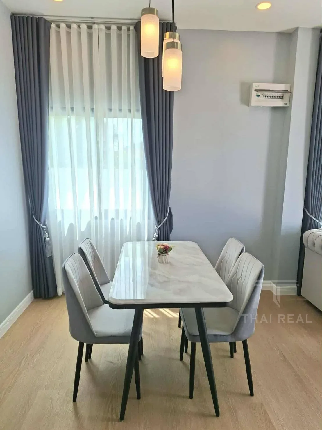 Modern Detached House – photo 7