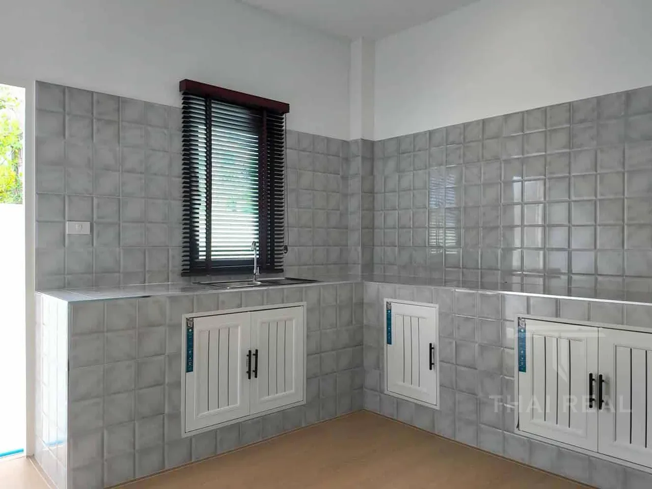Modern Detached House – photo 13