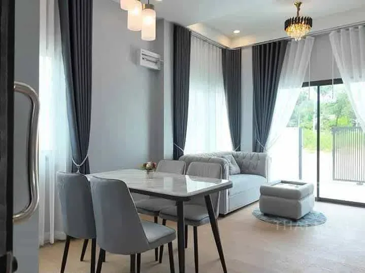 Modern Detached House – photo 4