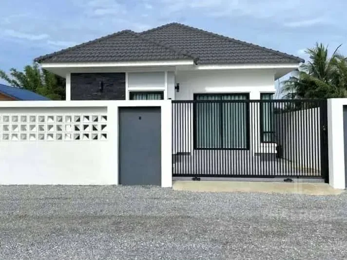 Modern Detached House