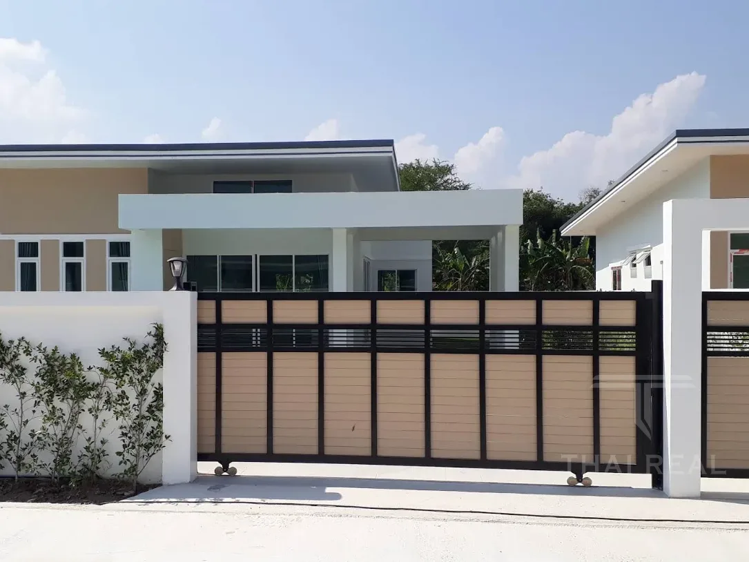 Pinnacle House