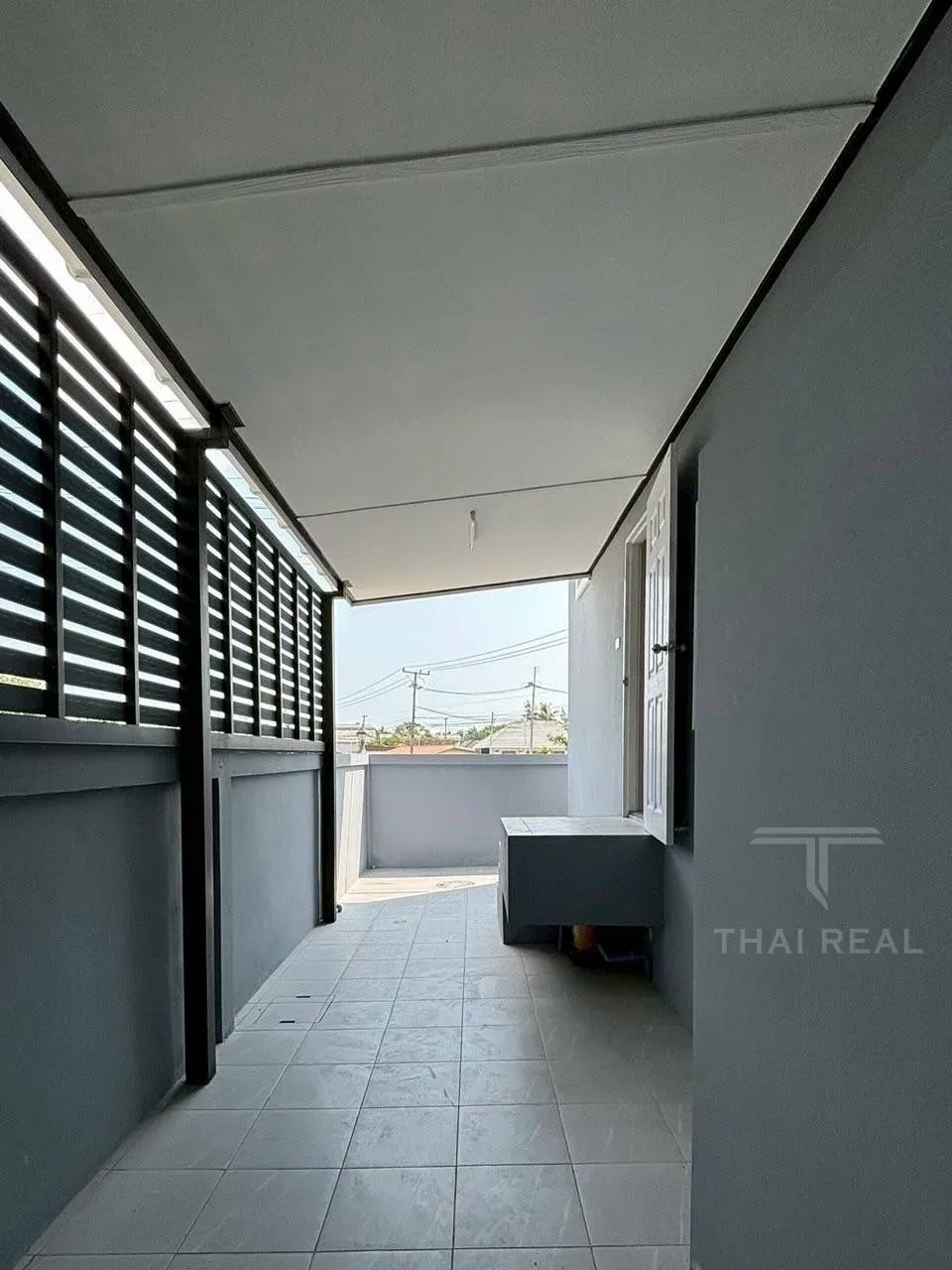 Modern Two-Storey House – photo 21