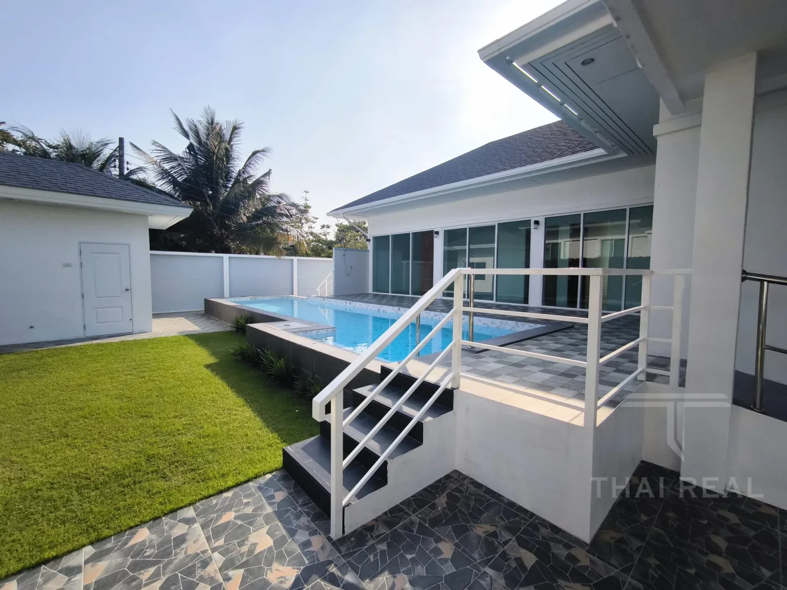 Mountain-View Pool Villa