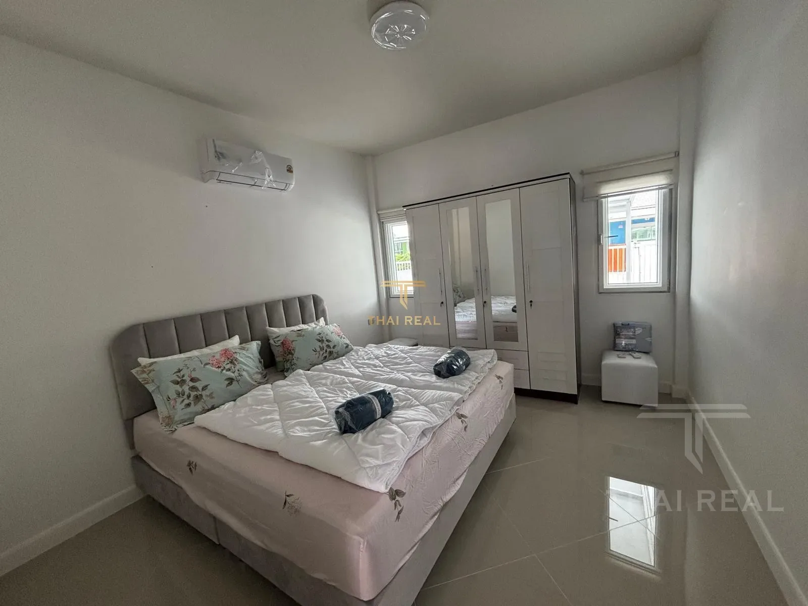 Family House – photo 8