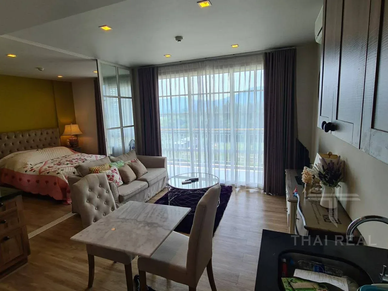 Autumn Mountain-View Condo – photo 2