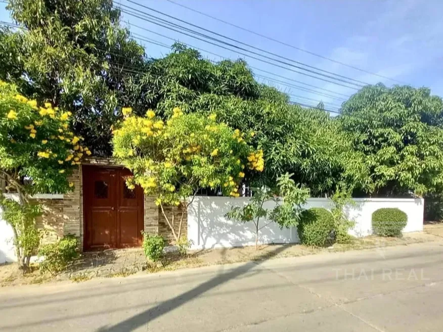 Detached Pool House – photo 24