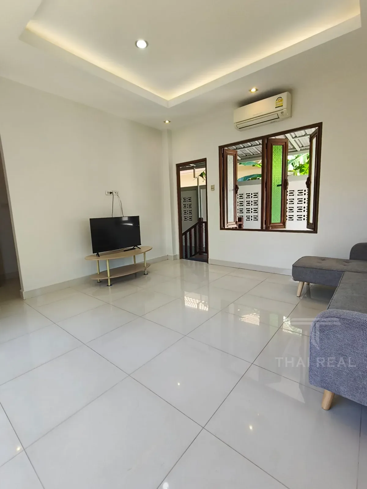 Beachside Home – photo 3