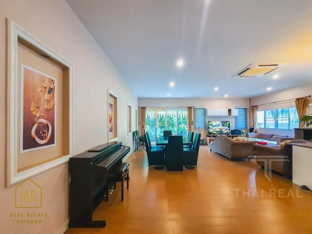 Mountain-View Pool Villa – photo 3