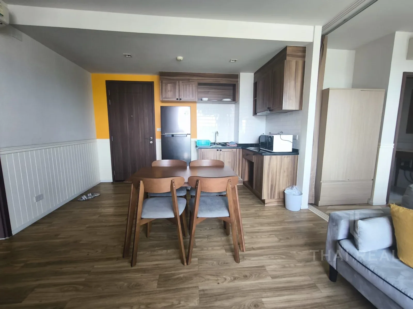 Autumn 2-Bed Condo with Terrace – photo 5