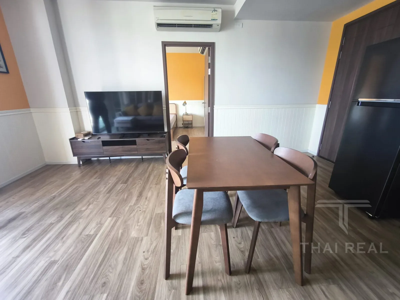 Autumn 2-Bed Condo with Terrace – photo 4