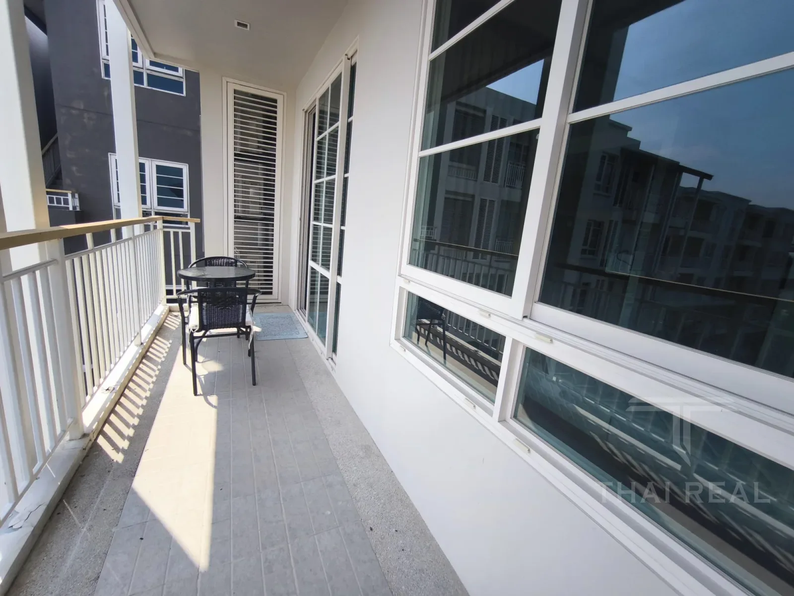 Autumn 2-Bed Condo with Terrace – photo 17