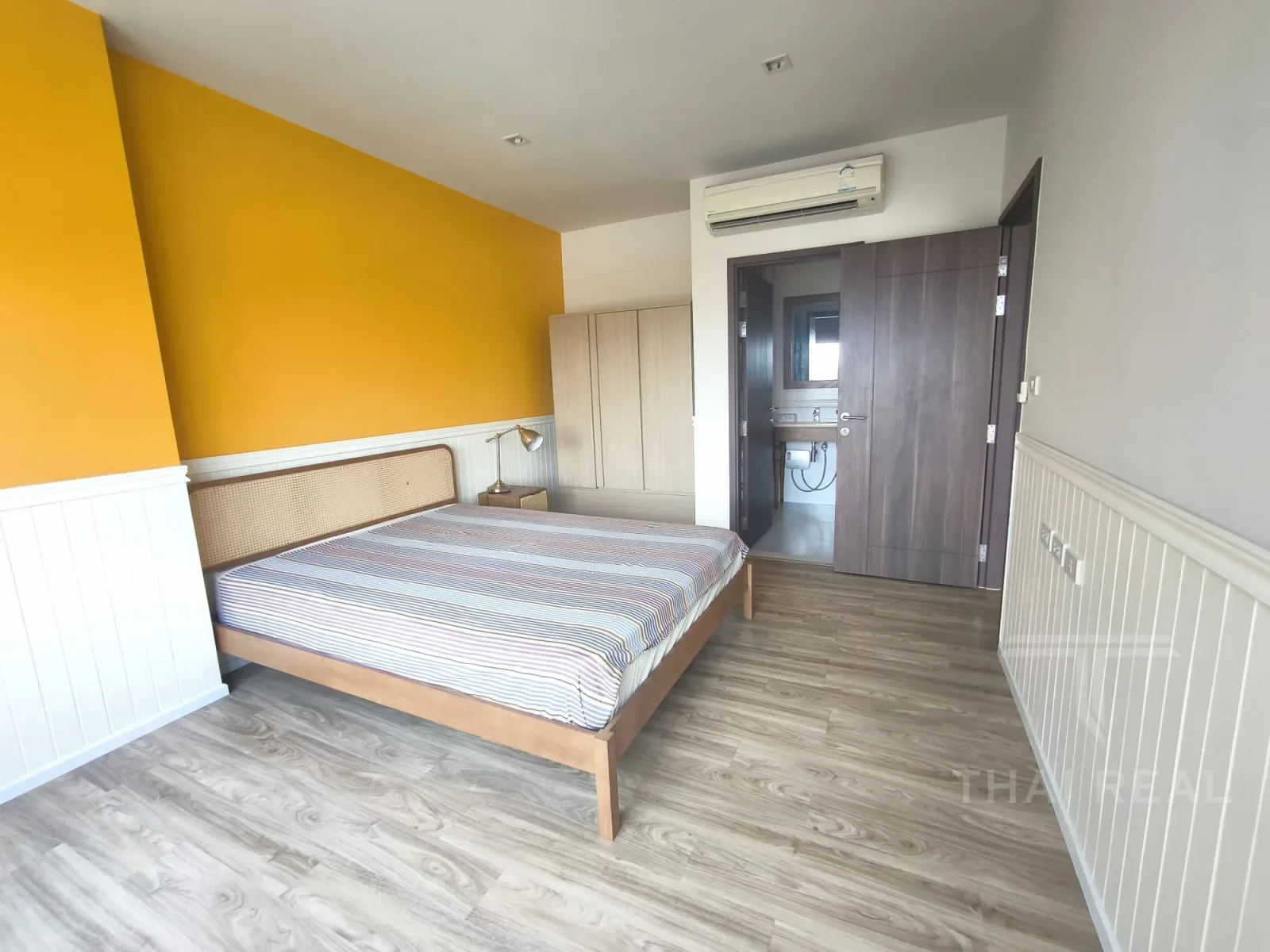 Autumn 2-Bed Condo with Terrace – photo 10