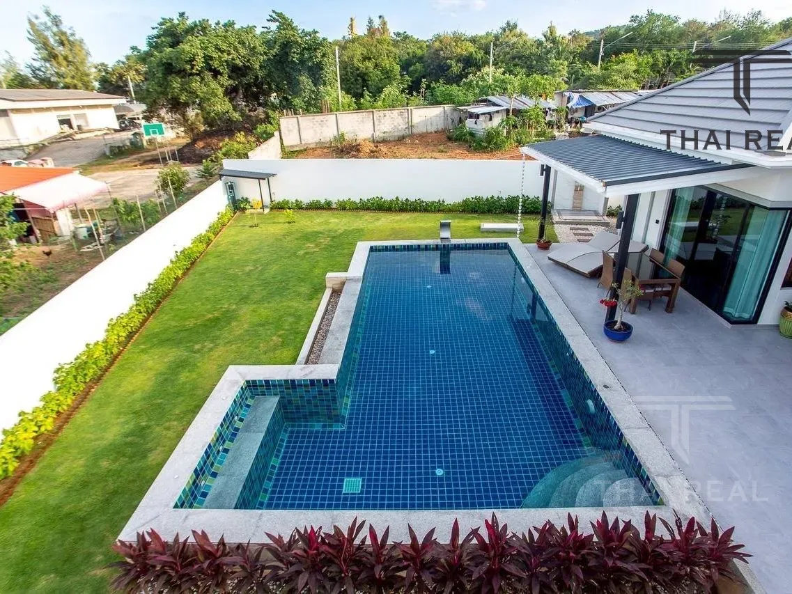 Luxury 3-Bed Saltwater Pool Villa – photo 3
