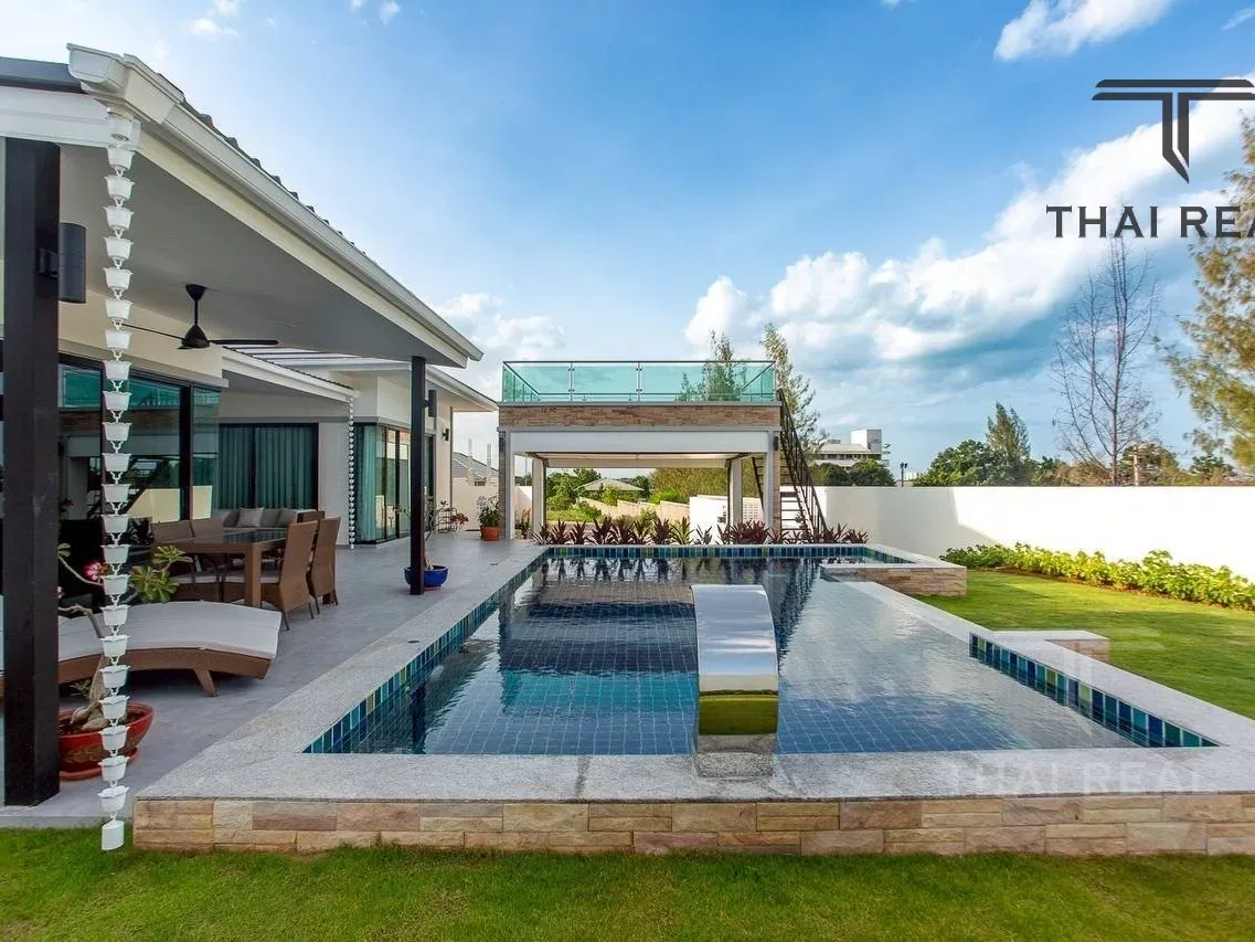 Luxury 3-Bed Saltwater Pool Villa – photo 28