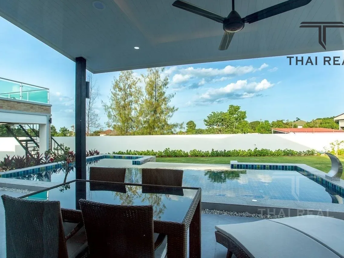 Luxury 3-Bed Saltwater Pool Villa – photo 5