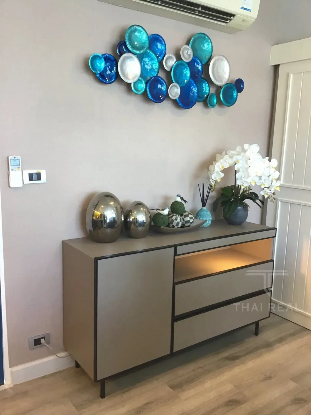 Beachfront 2-Bed Condo, The Crest Santora – photo 14