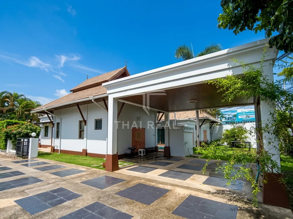 พูลวิลล่า 3-Bed โครงการ La Vallee