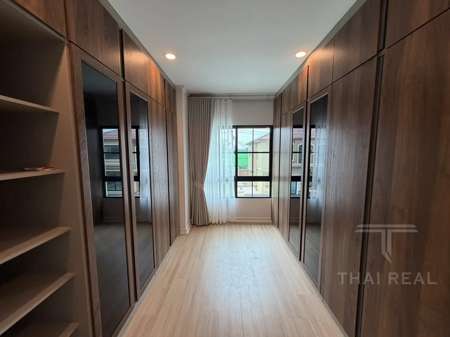 Supalai Lagoon Family House with Office – photo 16