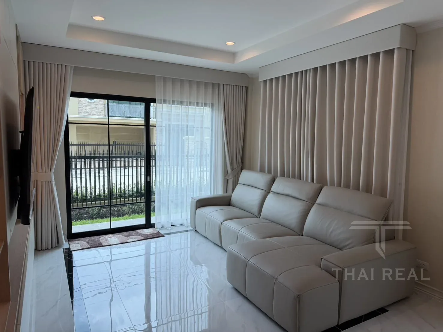 Supalai Lagoon Family House with Office – photo 9