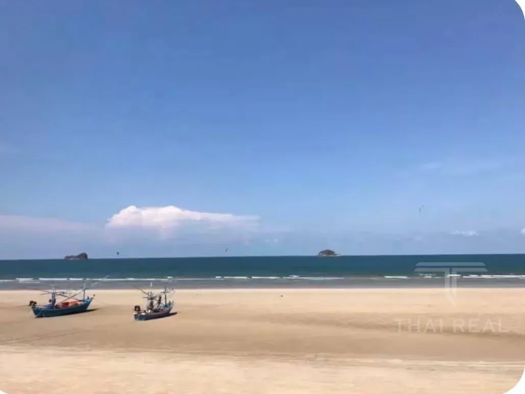 Beachfront Sea-View Condo – photo 14