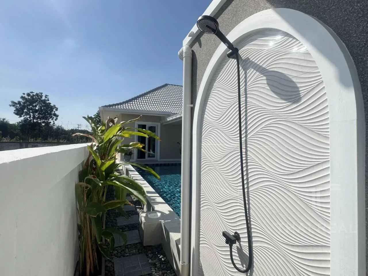 Modern Saltwater Pool Villa – photo 5