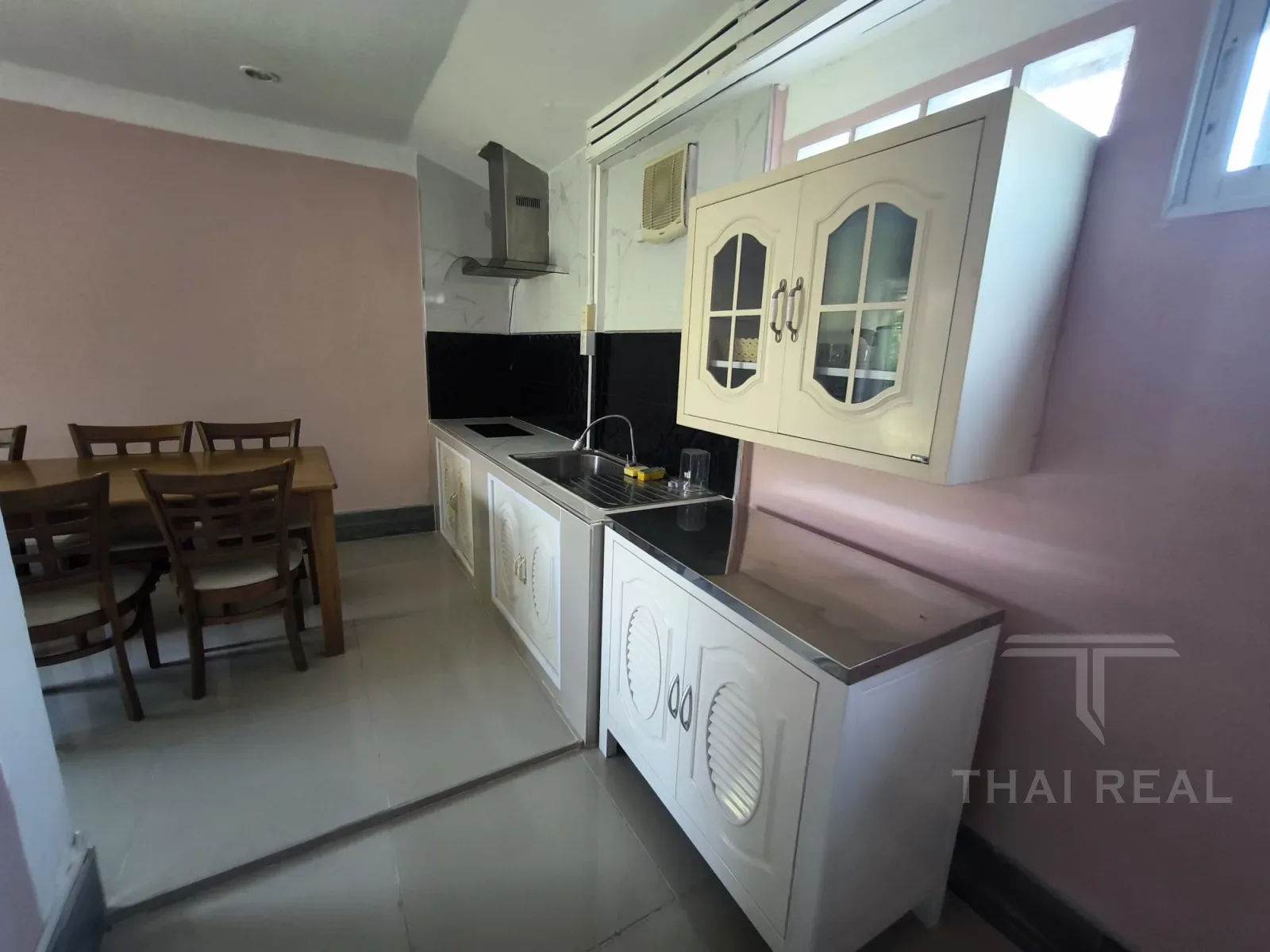 Affordable House with Shared Pool – photo 11