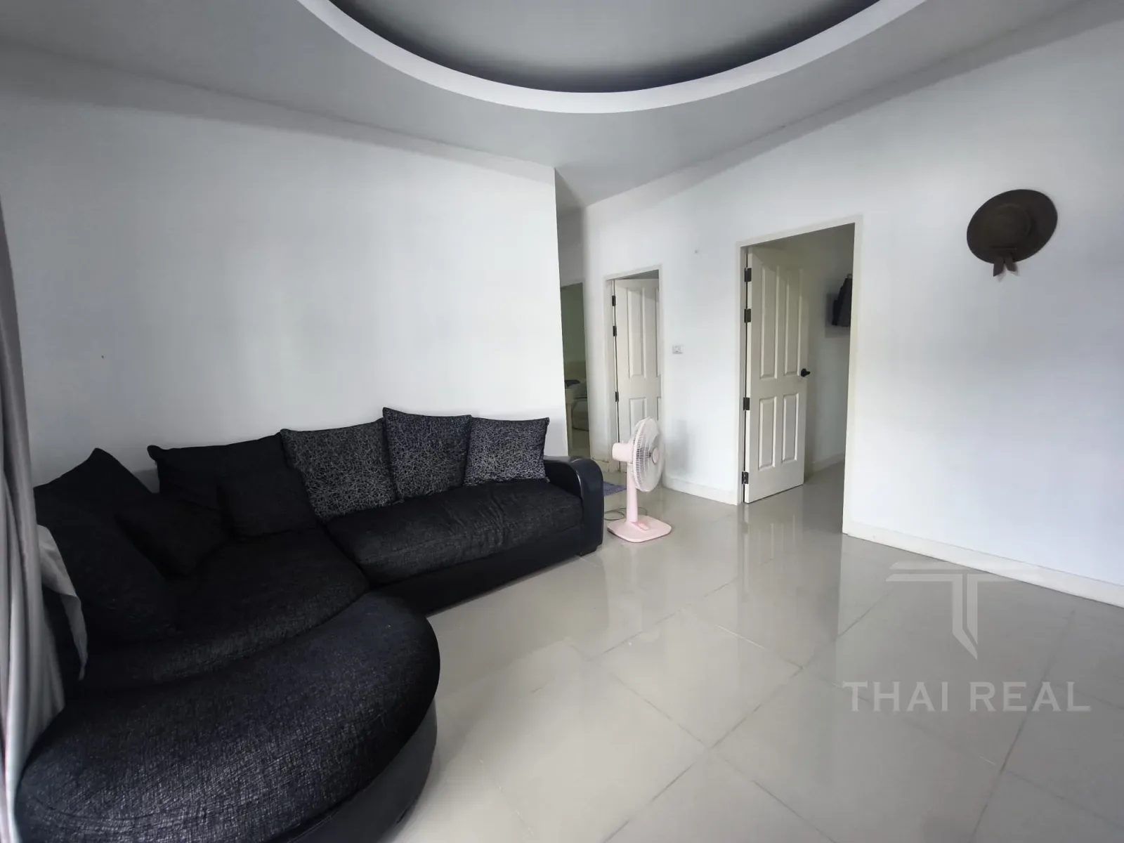 Affordable House with Shared Pool – photo 7