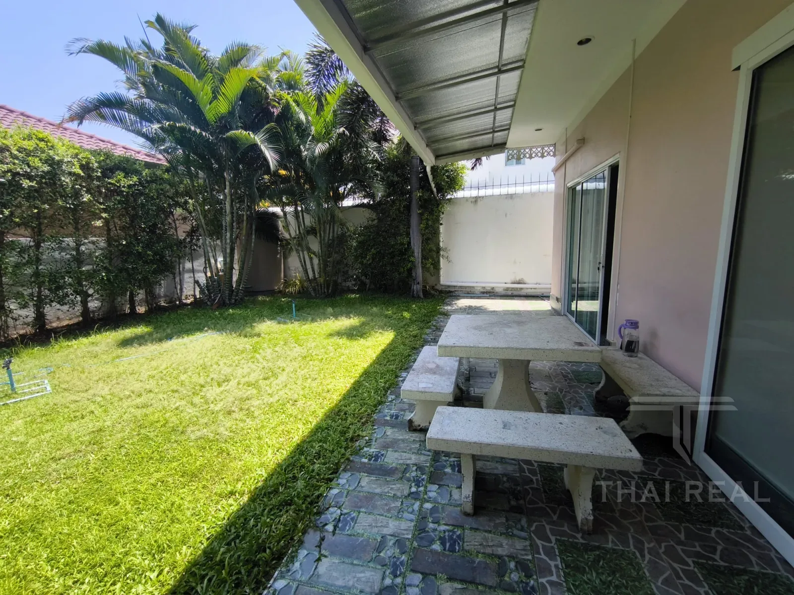 Affordable House with Shared Pool – photo 3