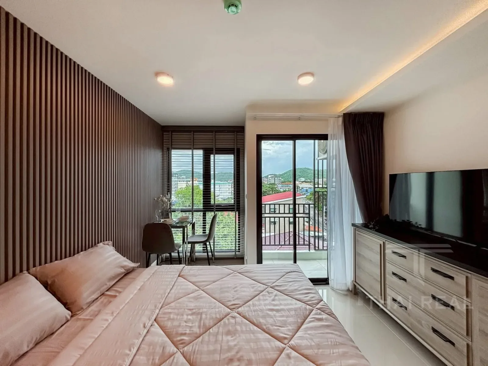 Modern Studio at Mira Monte