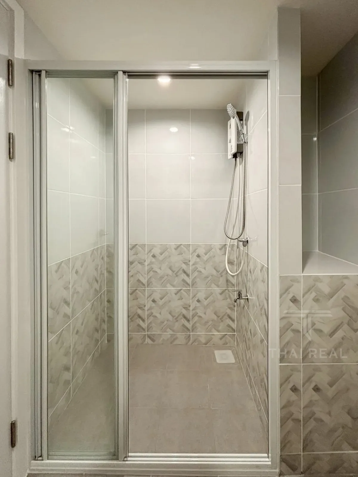 Modern Studio at Mira Monte – photo 12