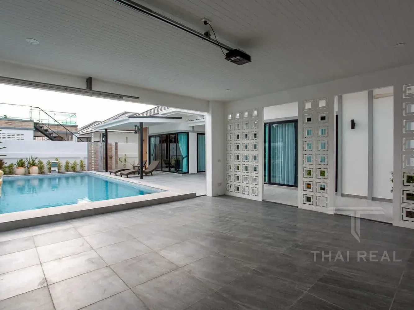 Luxury Saltwater Pool Villa – photo 44