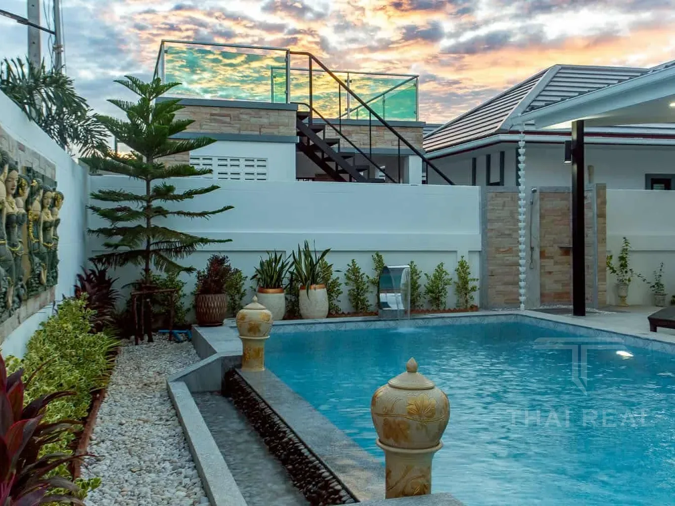 Luxury Saltwater Pool Villa – photo 10